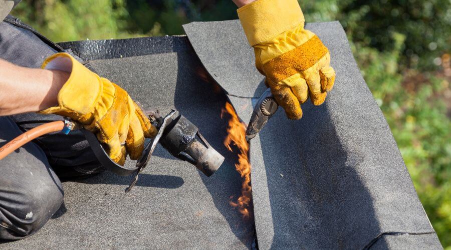 Professional flood damage restoration services in Leaf River, IL